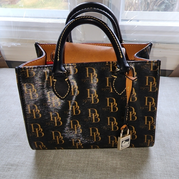 Dooney & Bourke Handbags - Dooney & Bourke Small Tote
